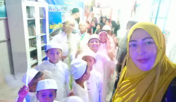 Pembina dan Pengurus Rumah Baca Hikmah Nur Beting mengucapkan "Selamat menunaikan ibadah puasa Ramadhan 1445 H. Semoga di bulan suci ini kita diberkati petunjuk-Nya dan selalu dalam lindungan Allah Subhanahu wa Ta'ala." Aamiin... 😇🙏
